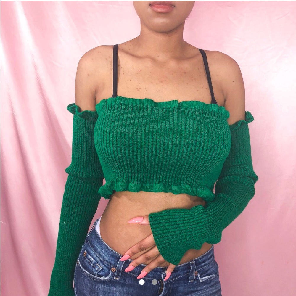 ❌SOLD❌ Knit Green Cold Shoulder Lettuce Top